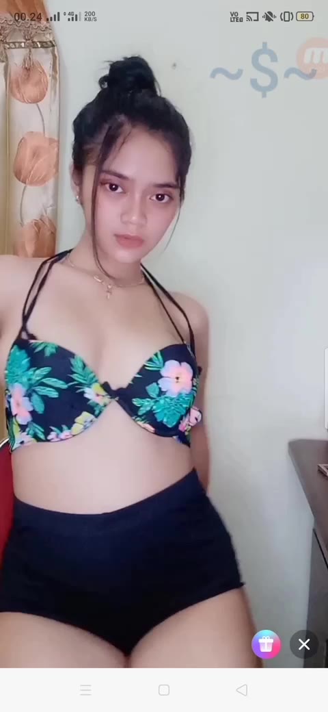 Suka Telanjang Akibat Tekanan Batin